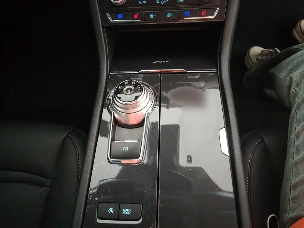 Ford Taurus 2019 — фото 10