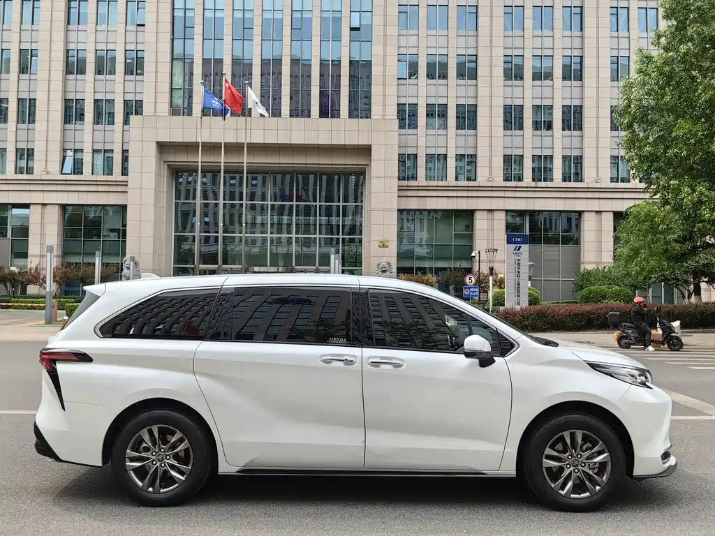 Toyota Sienna 2026 — фото 8
