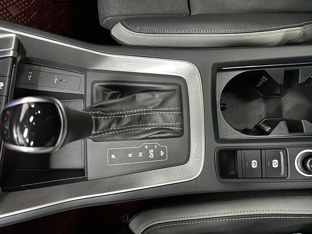Audi Q3 2022 — фото 16