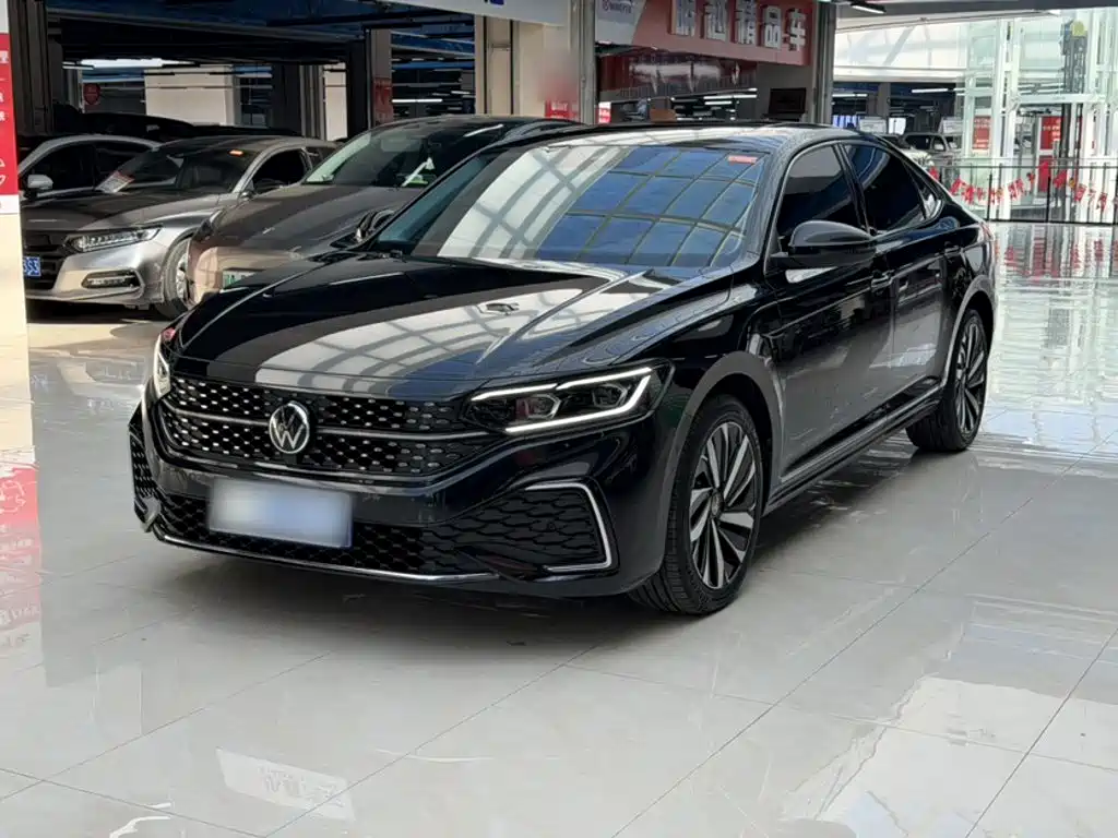 Volkswagen Passat 2023