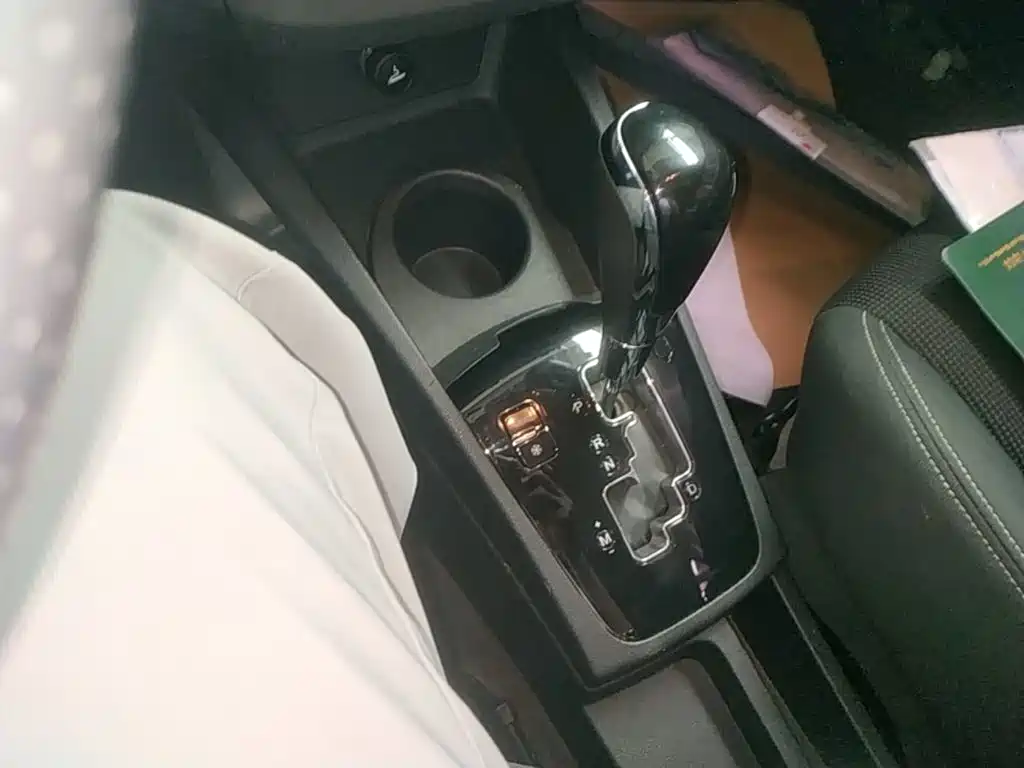 Dongfeng Aeolus AX3 2016 — фото 10