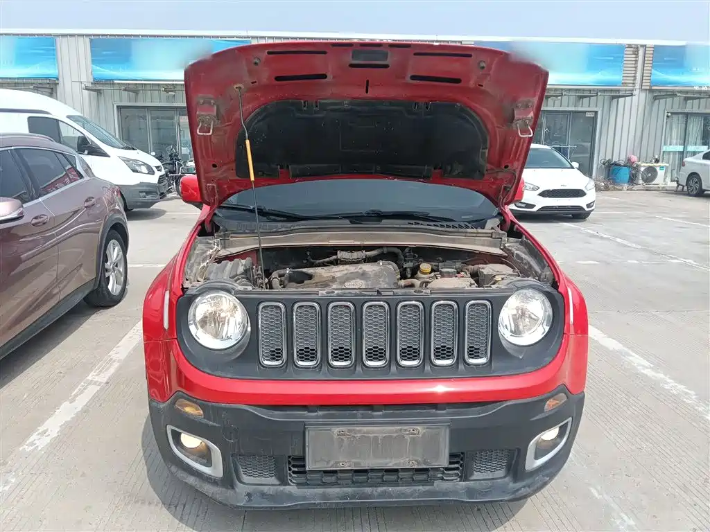 Jeep Renegade 2017 — фото 16