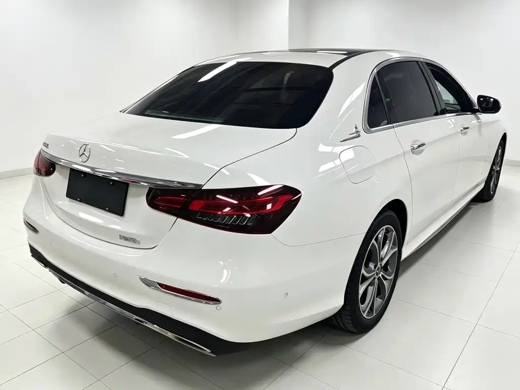 Mercedes-Benz E-Class 2022