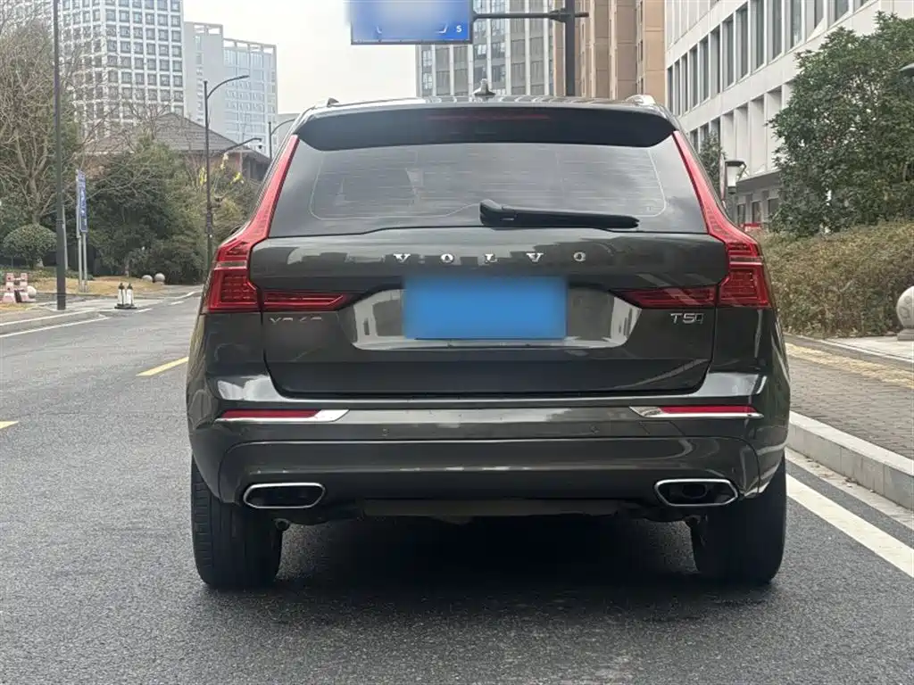 Volvo XC60 2021 — фото 23