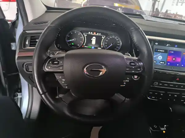 GAC Trumpchi GS8 2017