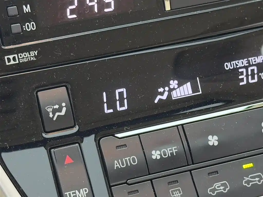 Toyota Land Cruiser 2018 — фото 15