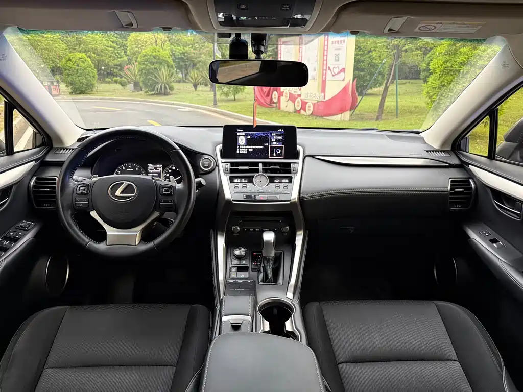 Lexus NX 2018