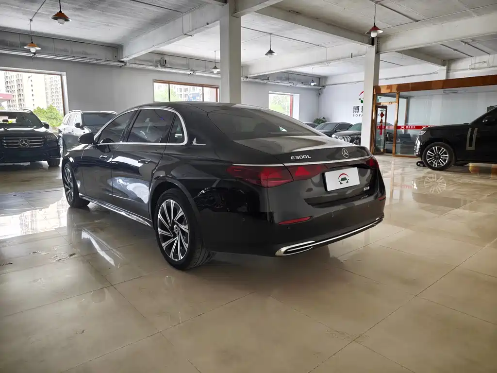 Mercedes-Benz E-Class 2024