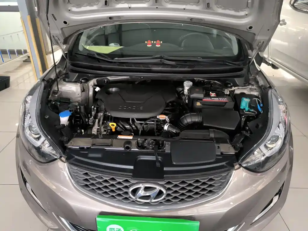 Hyundai Elantra 2017 — фото 16