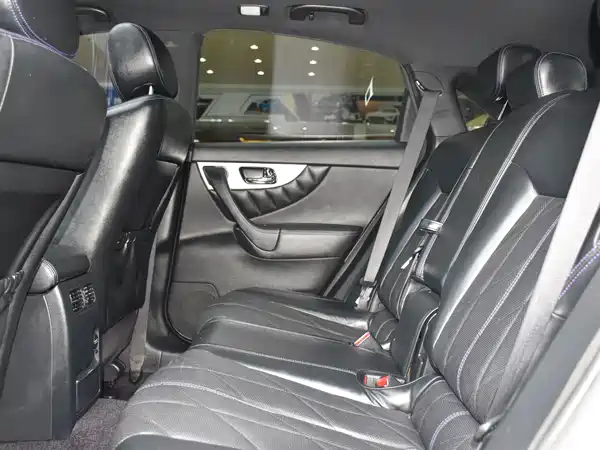 Infiniti QX70 2016