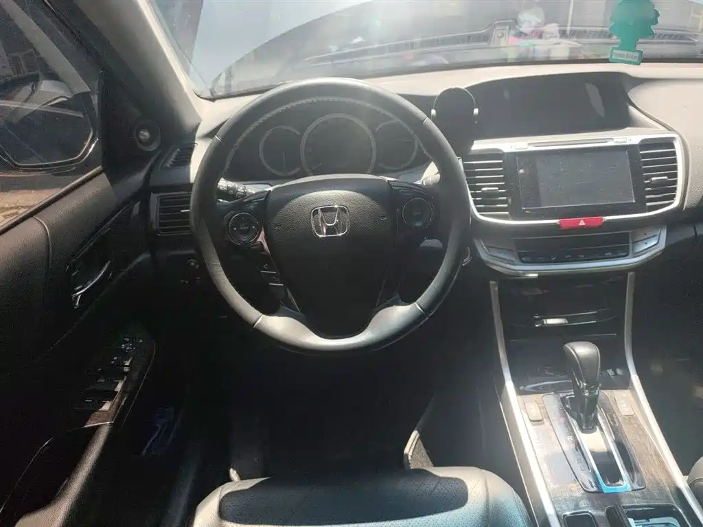 Honda Accord 2016 — фото 3