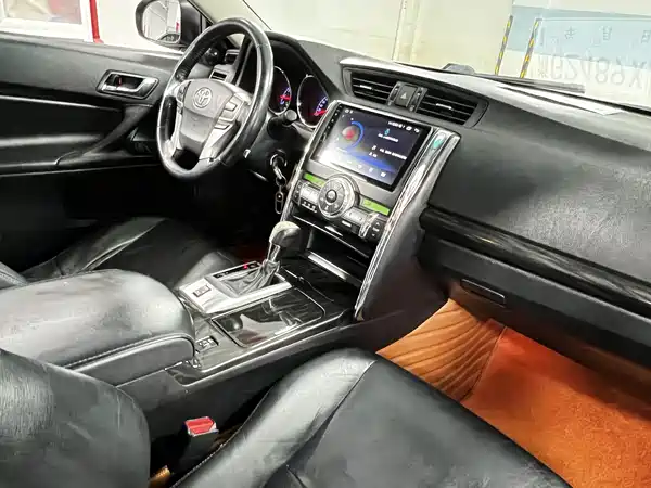 Toyota Reiz 2012