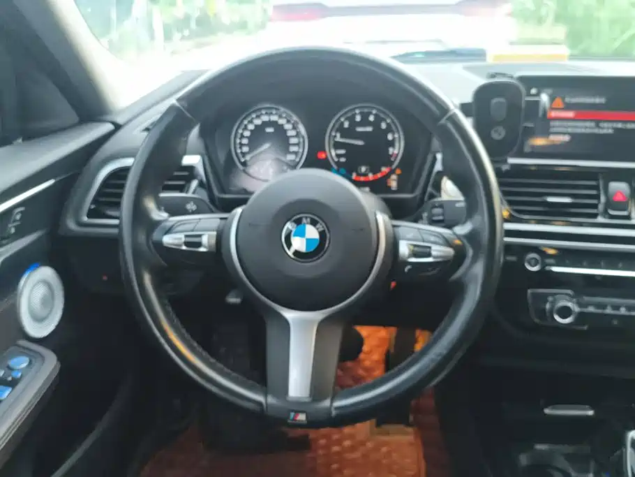 BMW 1 Series 2021 — фото 15