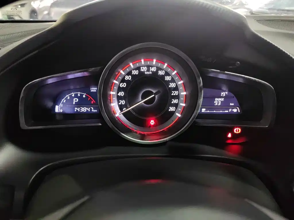 Mazda 3 Axela 2015 — фото 8