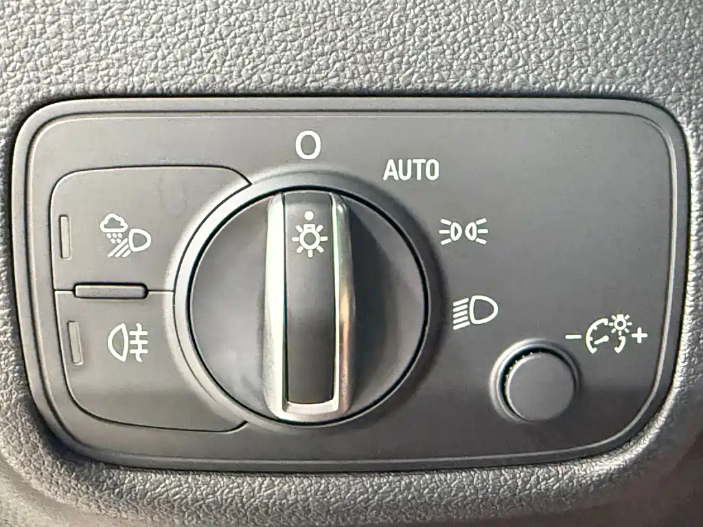 Audi Q2L 2022 — фото 14