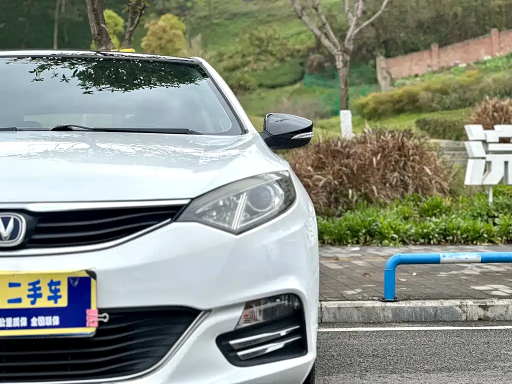 Changan Eado XT 2015 — фото 8