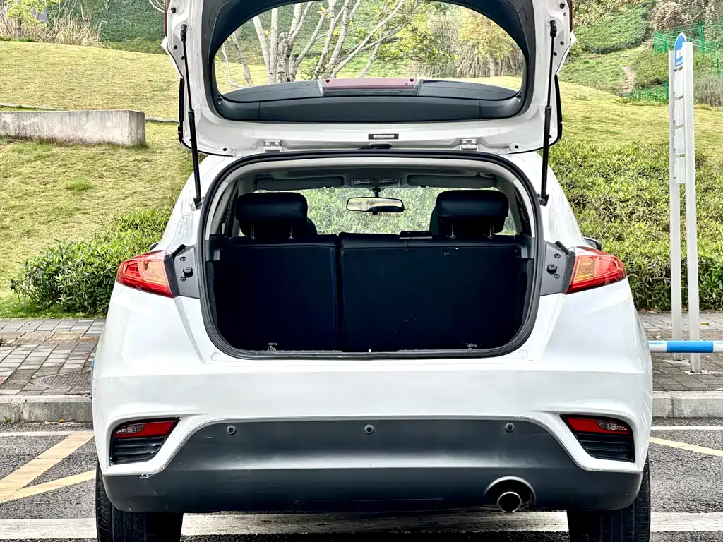 Changan Eado XT 2015 — фото 16