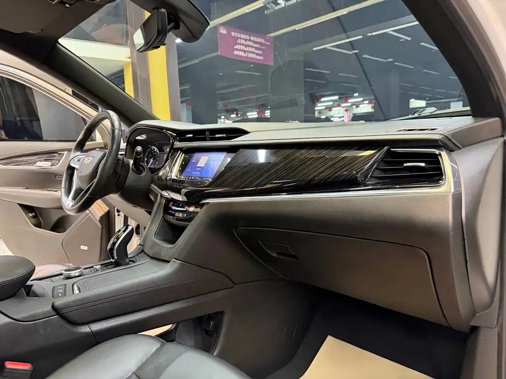 Cadillac XT6 2020 — фото 24