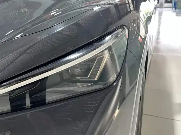 Volkswagen Distinctive 06 2025