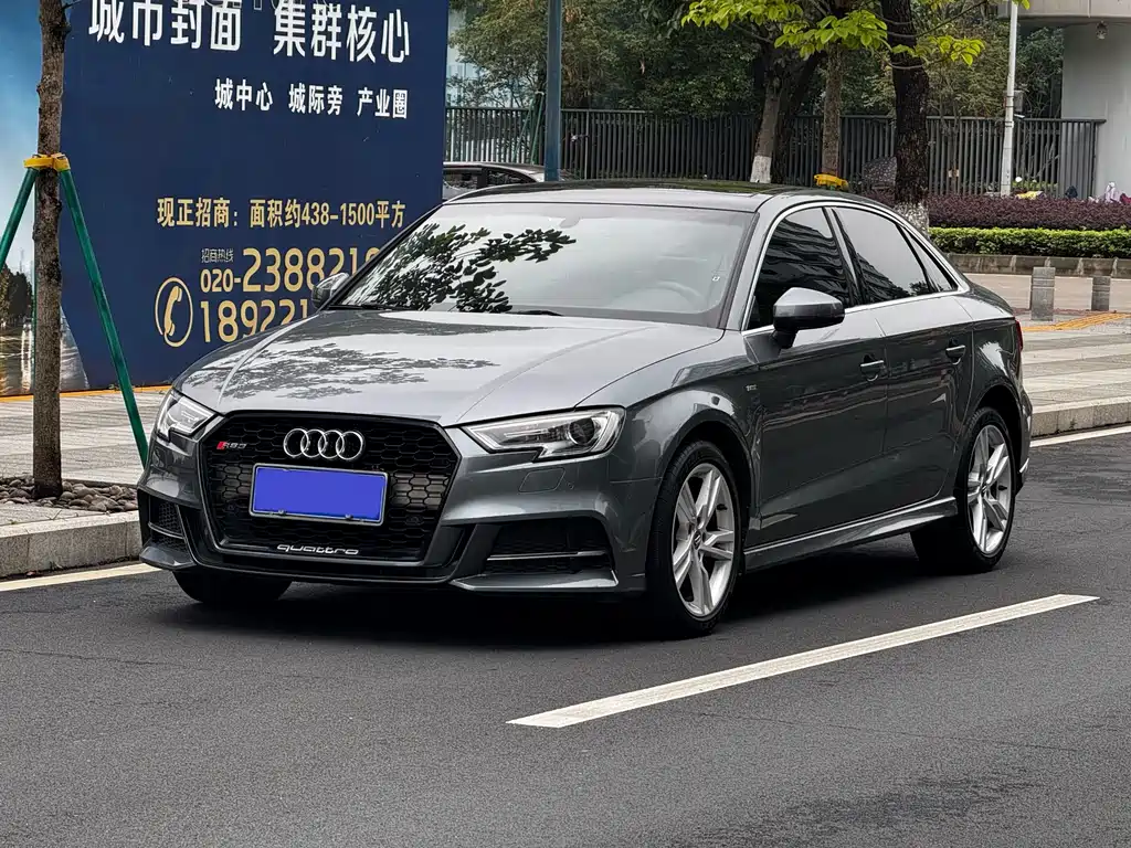 Audi A3 2018 — фото 1
