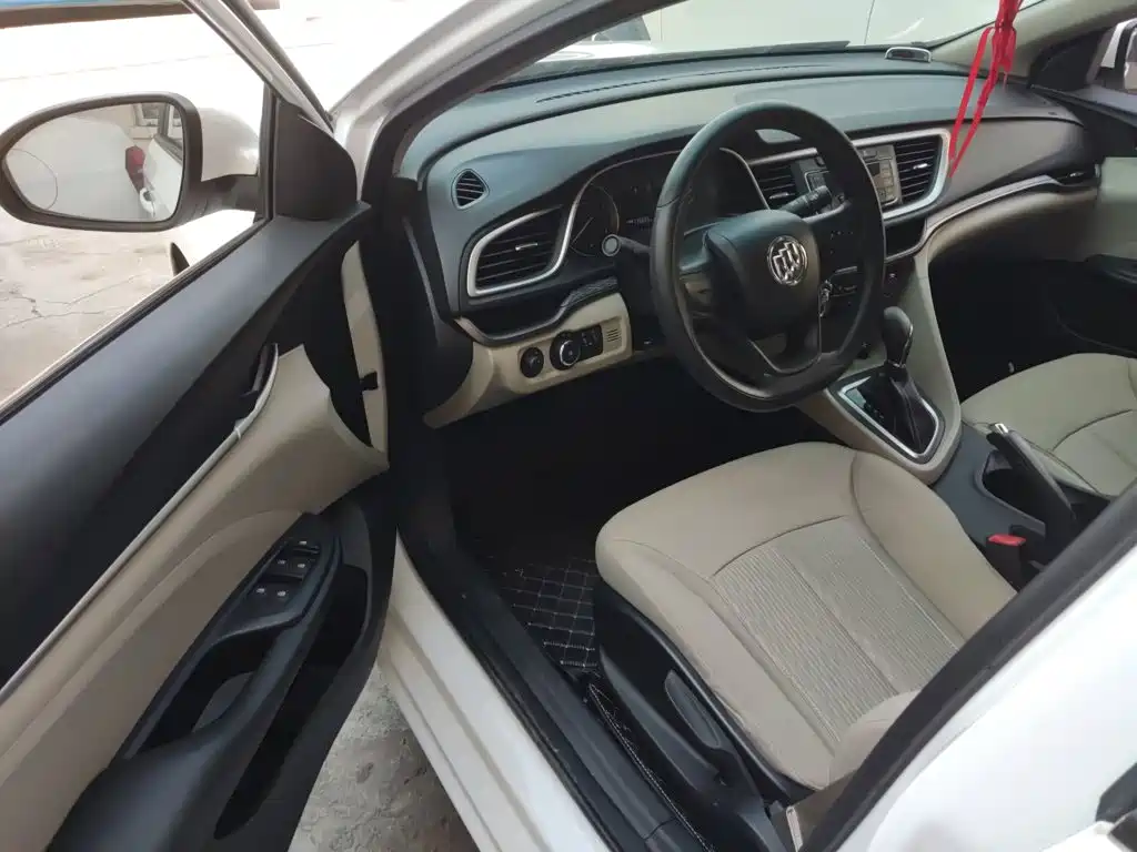 Buick Excelle 2017 — фото 12