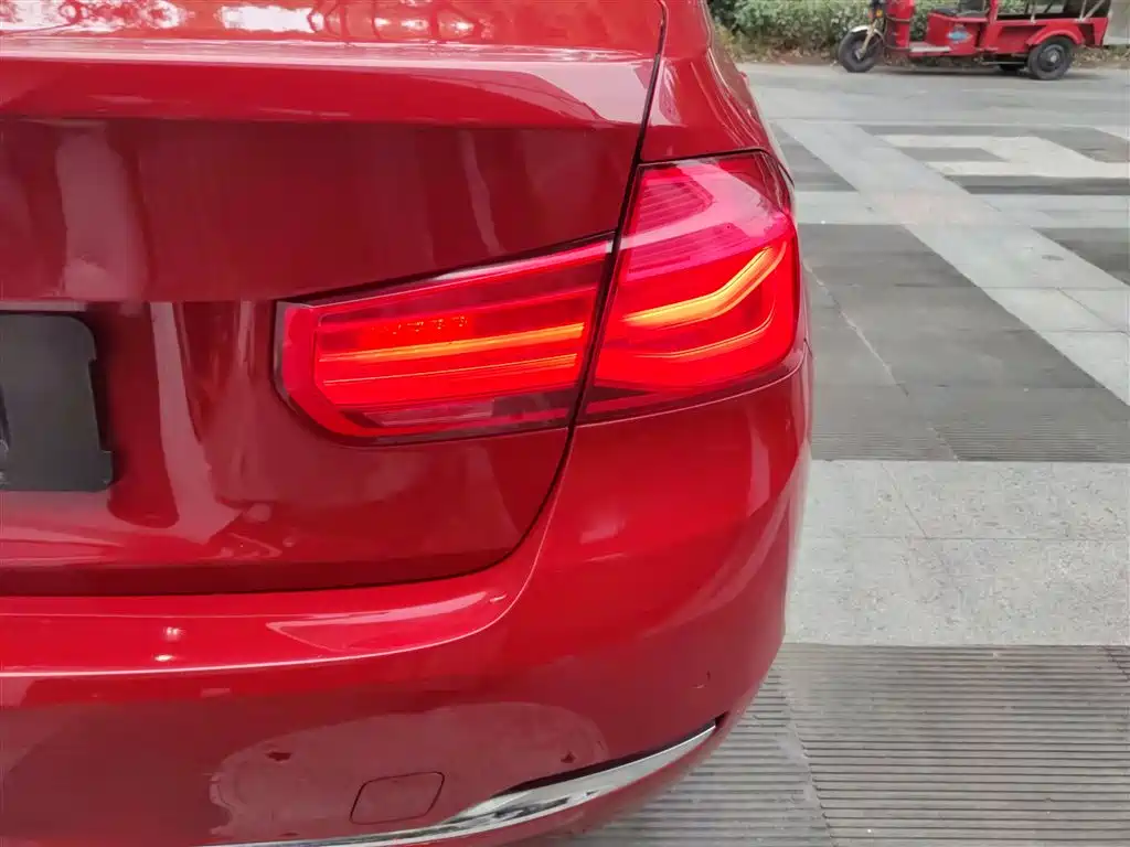 BMW 3 Series 2016 — фото 24