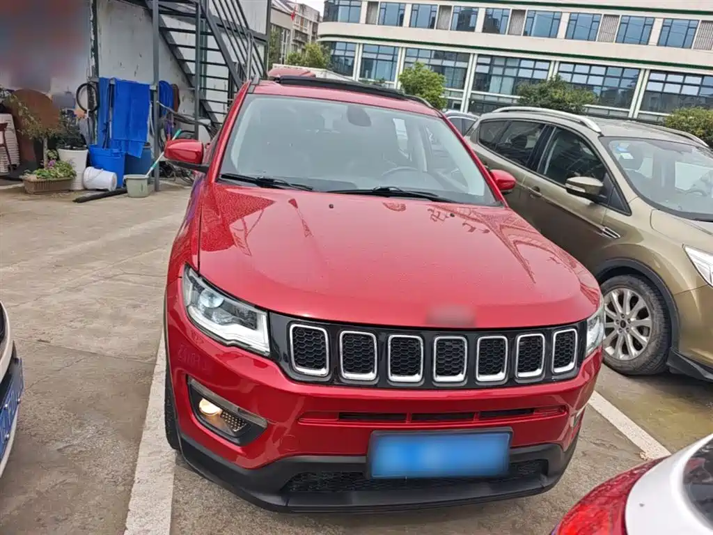 Jeep Compass 2017 — фото 3