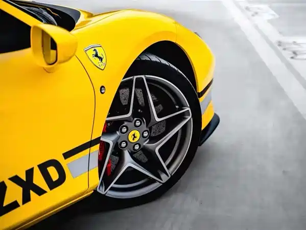 Ferrari F8 2023