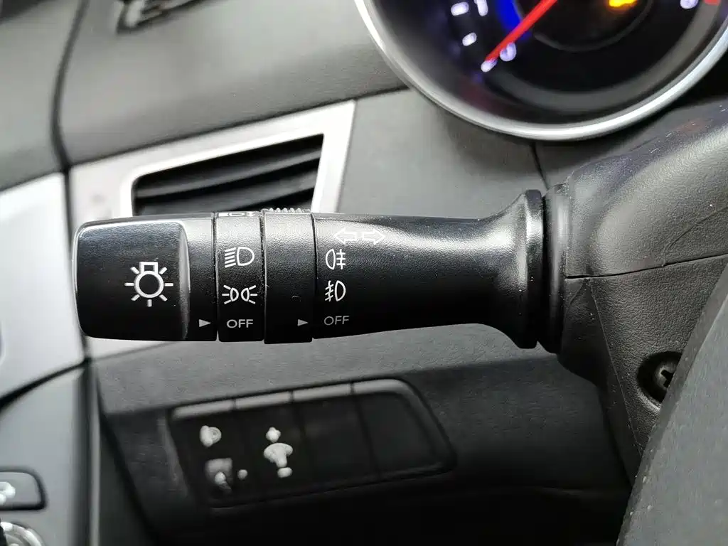 Hyundai Elantra Langdong 2015 — фото 21