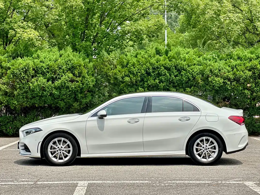 Mercedes-Benz A-Class 2022 — фото 14