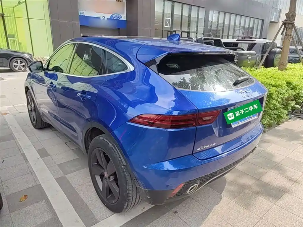 Jaguar E-PACE 2020 — фото 5