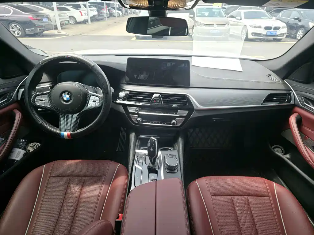 BMW 5 Series 2023 — фото 12