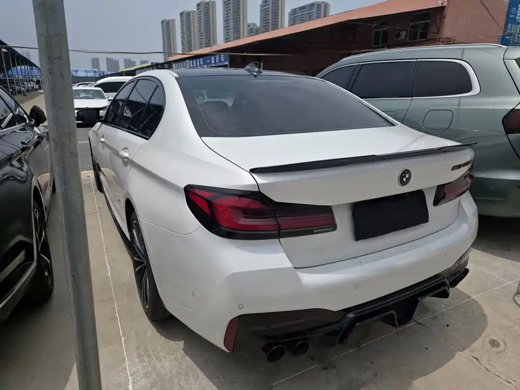 BMW 5 Series 2023 — фото 15