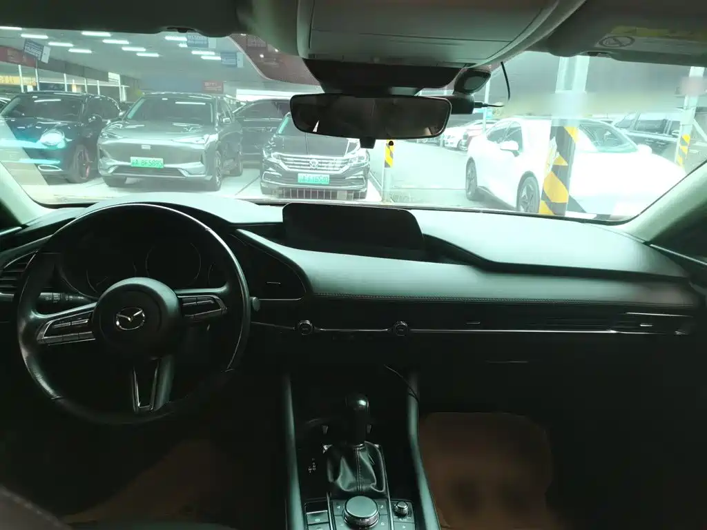 Mazda 3 Axela 2024