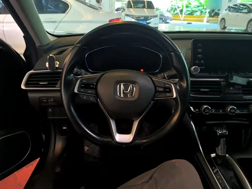 Honda Inspire 2020 — фото 11