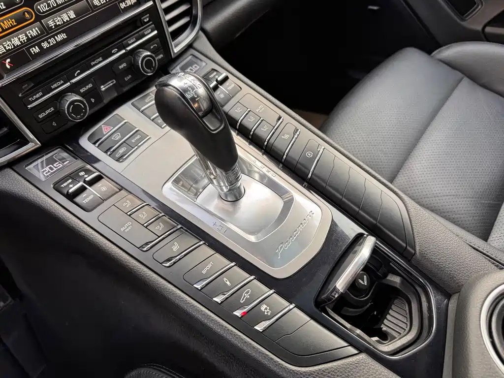 Porsche Panamera 2015 — фото 14