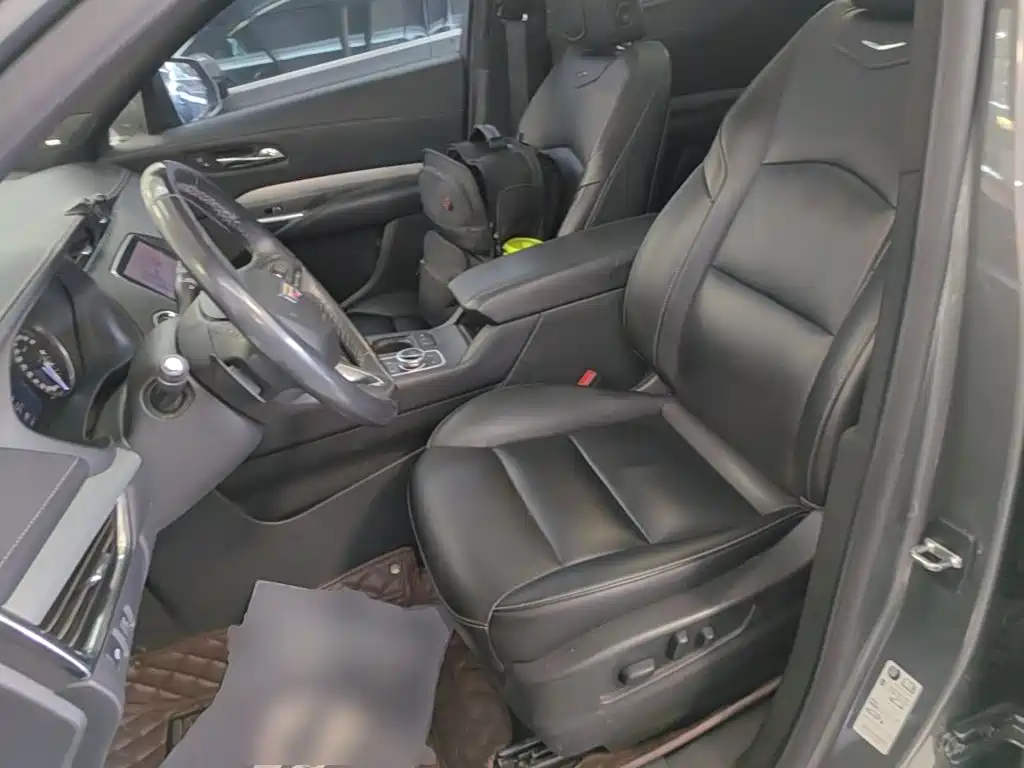 Cadillac XT4 2019 — фото 15