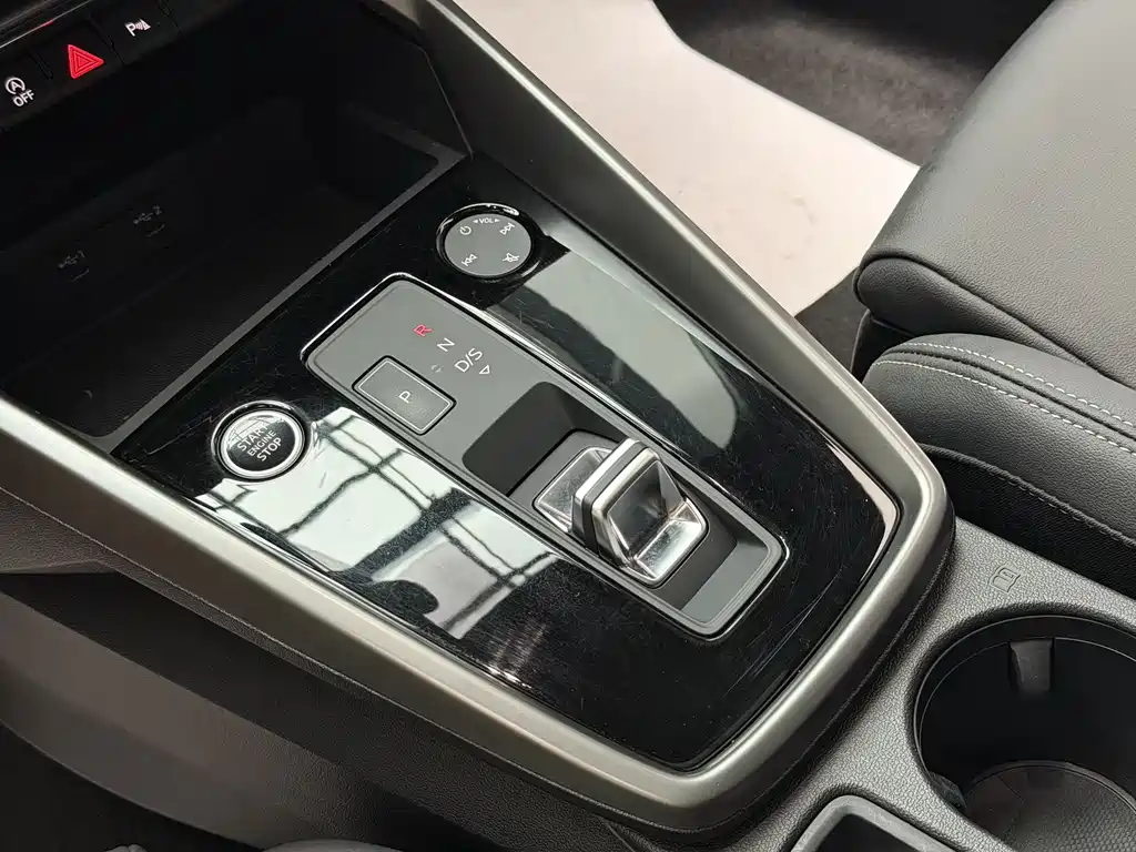 Audi A3 2022 — фото 21