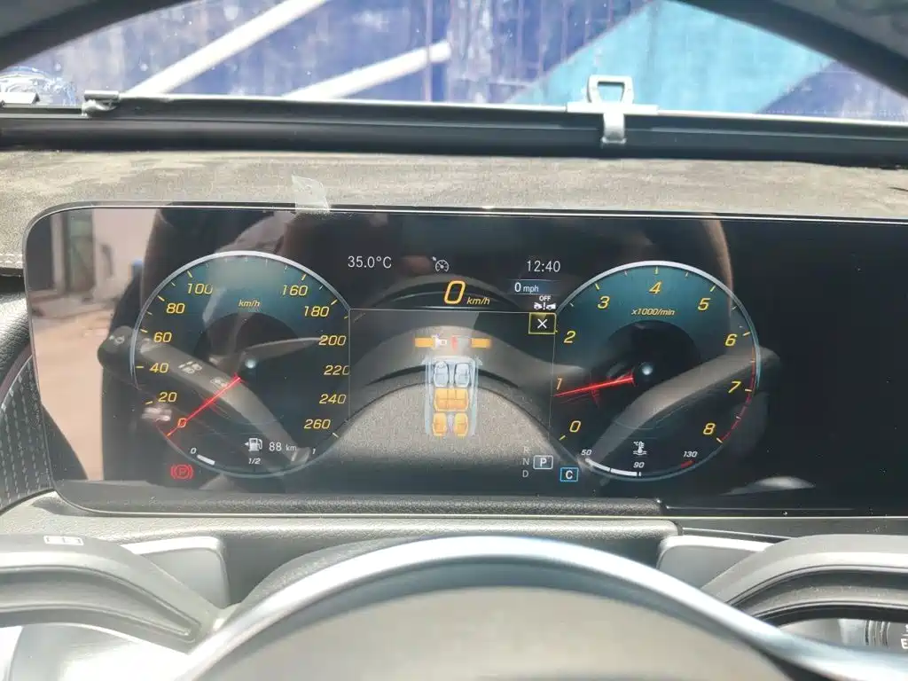 Mercedes-Benz GLB 2023