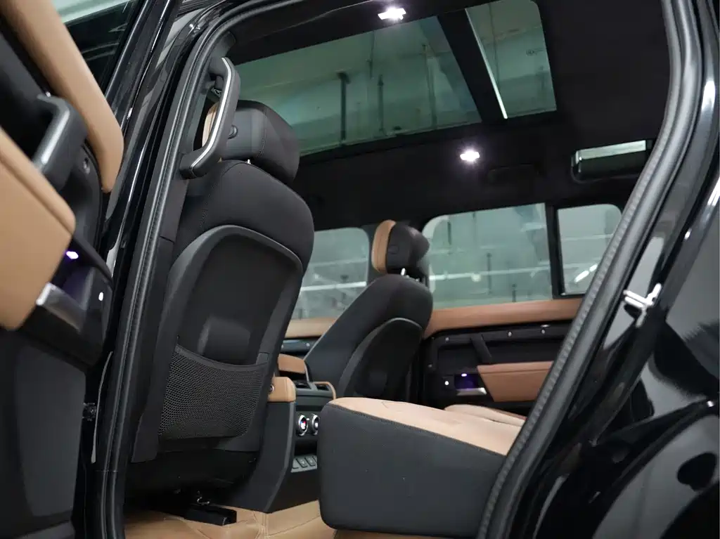 Land Rover Defender 2025 — фото 23