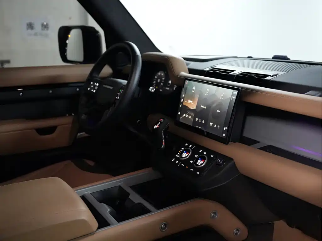 Land Rover Defender 2025 — фото 27