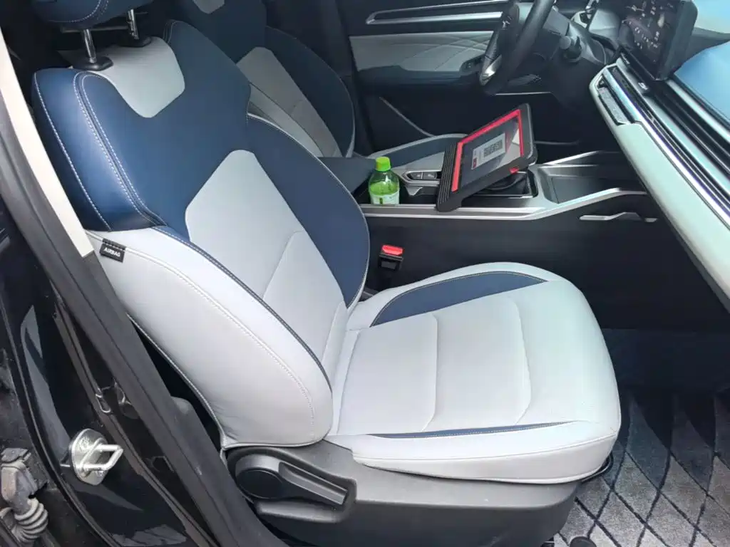Geely Emgrand 2023 — фото 25