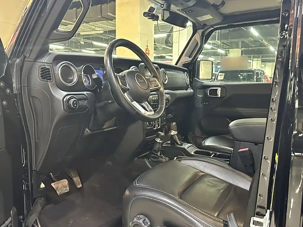 Jeep Wrangler 2021 — фото 17