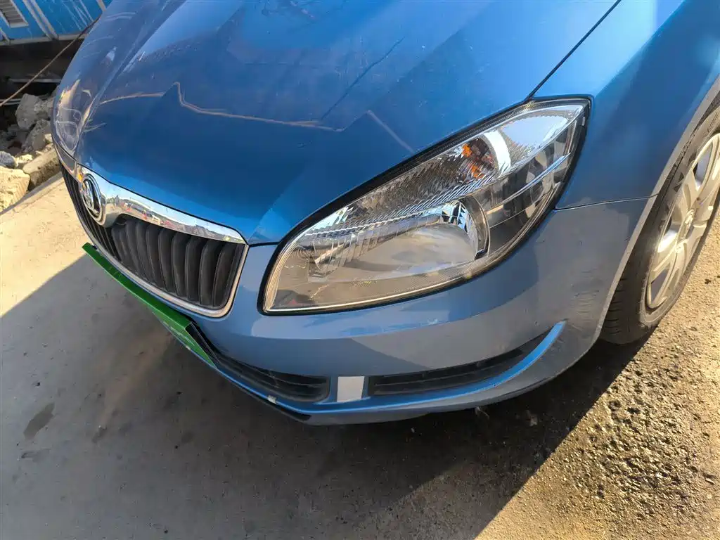 Skoda Fabia 2015 — фото 15