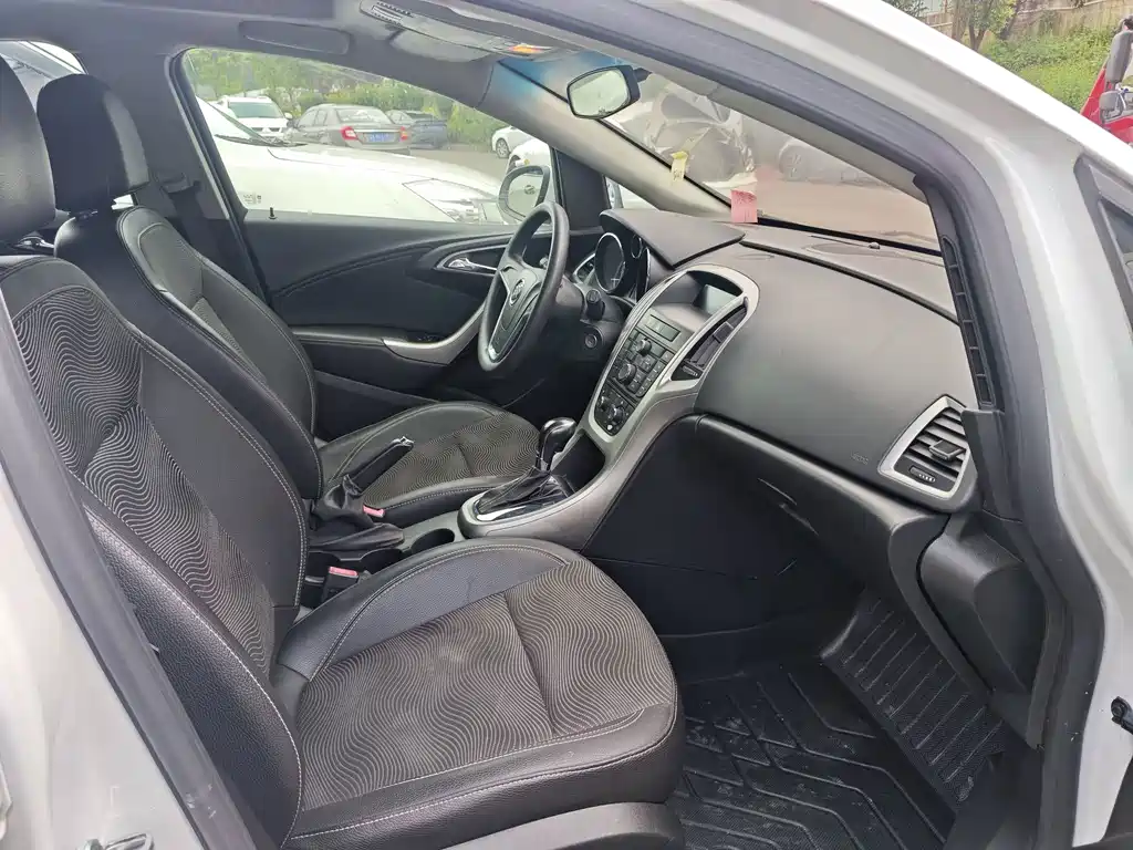 Buick Excelle 2015