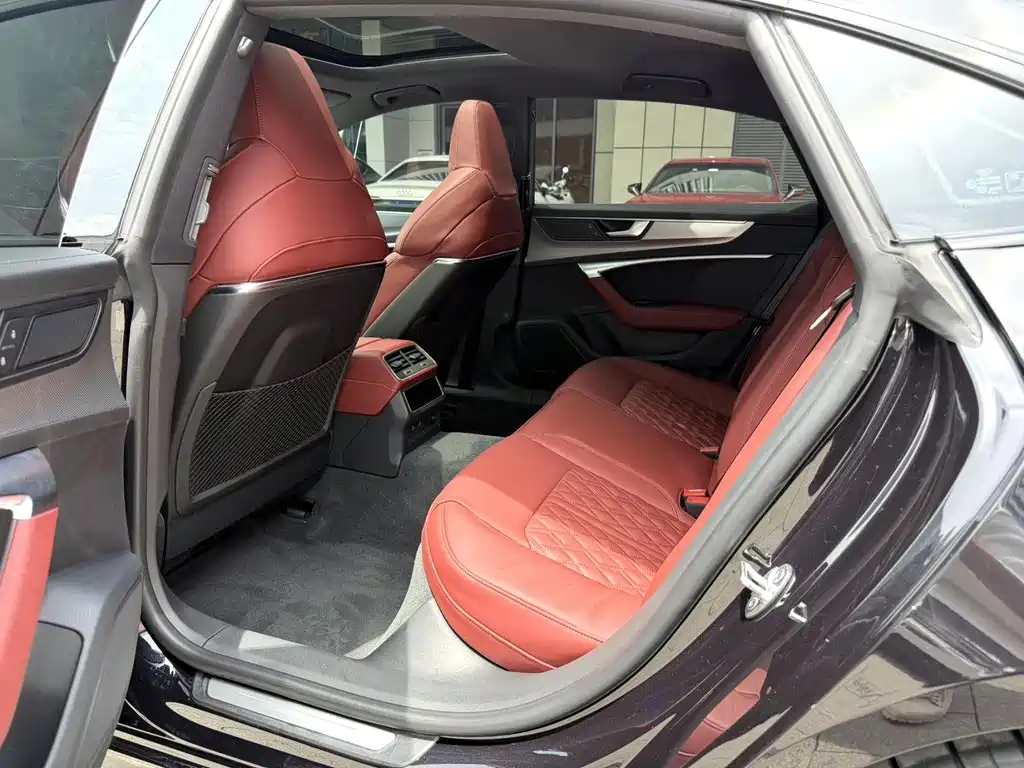 Audi A7L 2023