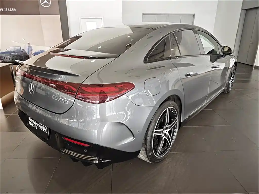Mercedes-Benz EQE AMG 2024 — фото 3