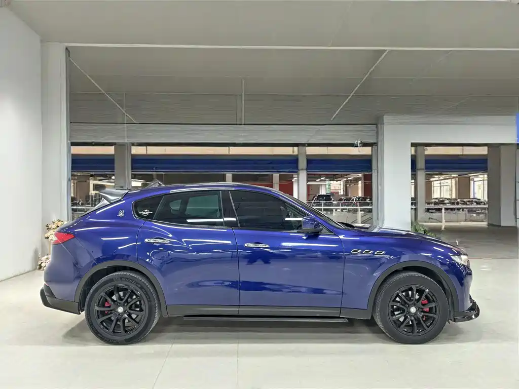 Maserati Levante 2018 — фото 14