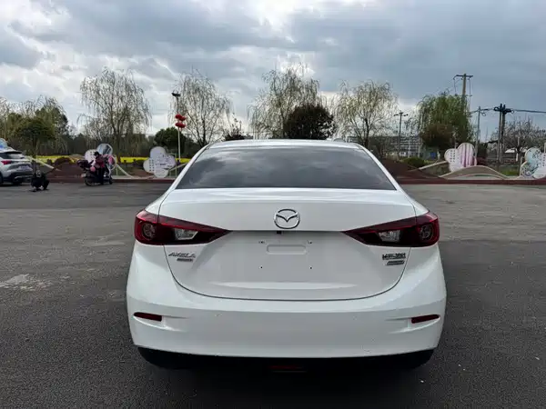 Mazda 3 Axela 2016