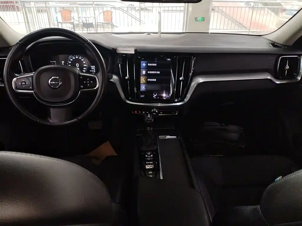 Volvo S60 2021 — фото 10